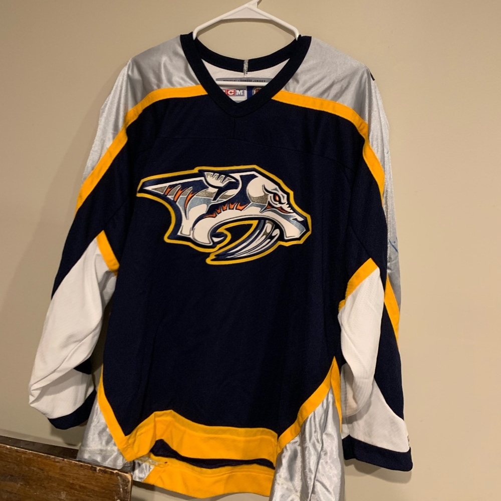 OFFICIAL SIGNED CCM NASHVILLE PREDATORS JERSEY